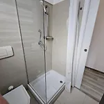 Essential House In Centro Con Parcheggio Privato E Wifi Affittacamere Potenza