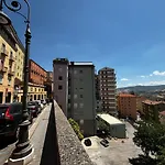 Affittacamere Essential House In Centro Con Parcheggio Privato E Wifi