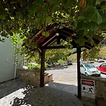 & Parking In Centro Citta Con Parcheggio Privato E Wifi בית הארחה *