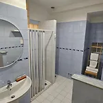 Essential House In Centro Con Parcheggio Privato E Wifi Potenza