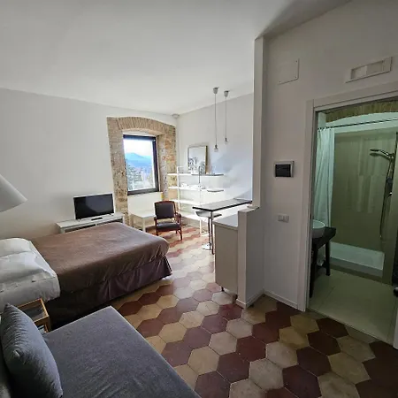 & Parking In Centro Citta Con Parcheggio Privato E Wifi Pensionat Potenza