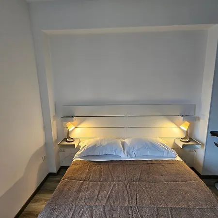 Pensionat & Parking In Centro Citta Con Parcheggio Privato E Wifi *