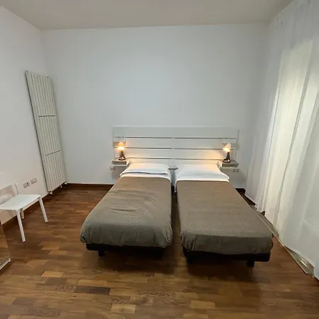 Pensionat & Parking In Centro Citta Con Parcheggio Privato E Wifi Potenza
