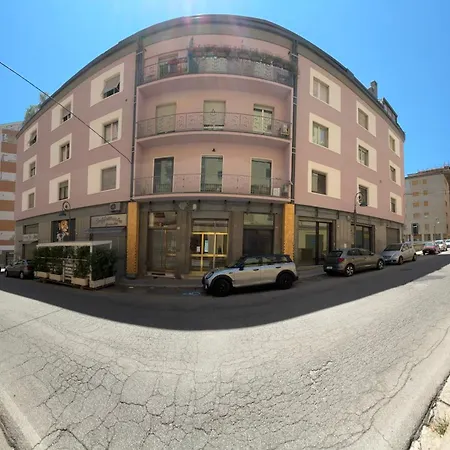 Guest house & Parking In Centro Citta Con Parcheggio Privato E Wifi Potenza