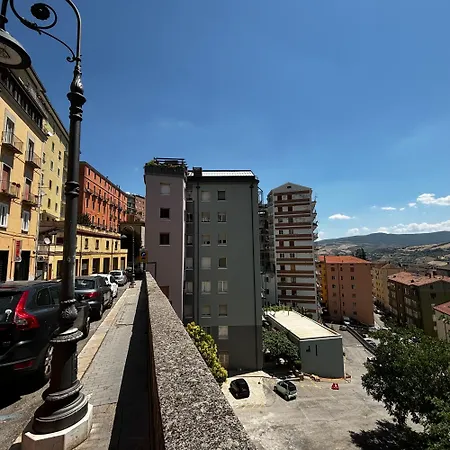 Affittacamere Essential House In Centro Con Parcheggio Privato E Wifi