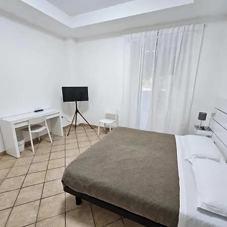 招待所 & Parking In Centro Citta Con Parcheggio Privato E Wifi