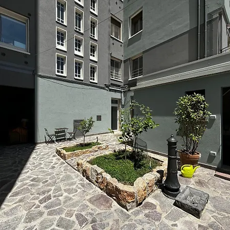 & Parking In Centro Citta Con Parcheggio Privato E Wifi Guest house *