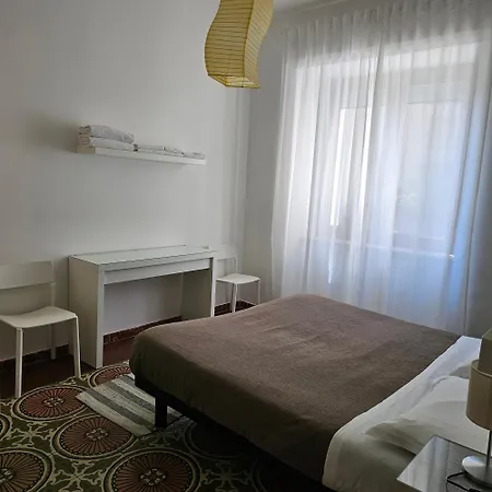 招待所 & Parking In Centro Citta Con Parcheggio Privato E Wifi *